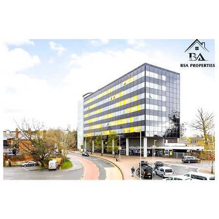 City Centre Apartment Close To Ascot & Legoland Sleep Upto 4 Guests - Parking On Request! ブラックネル エクステリア 写真