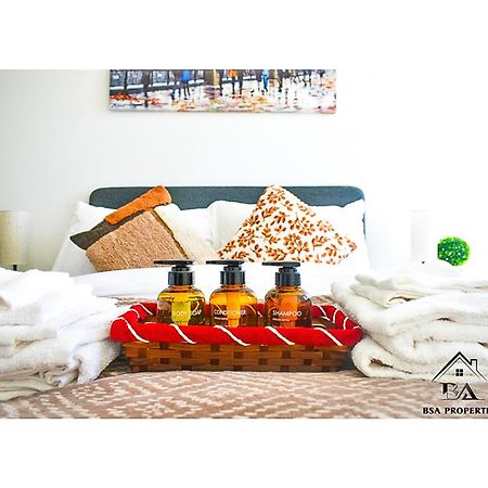City Centre Apartment Close To Ascot & Legoland Sleep Upto 4 Guests - Parking On Request! ブラックネル エクステリア 写真