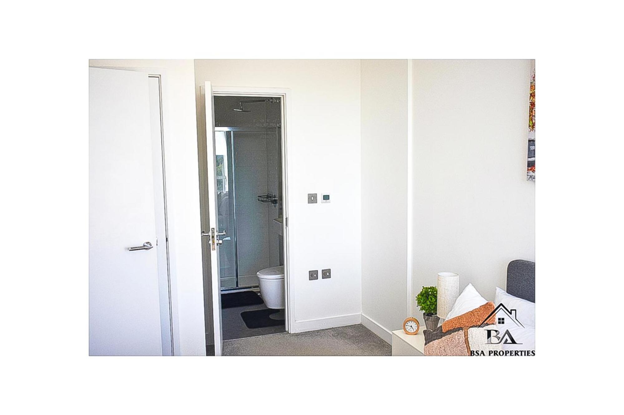 City Centre Apartment Close To Ascot & Legoland Sleep Upto 4 Guests - Parking On Request! ブラックネル エクステリア 写真