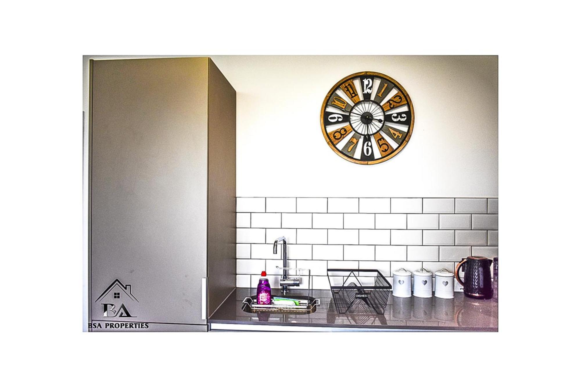 City Centre Apartment Close To Ascot & Legoland Sleep Upto 4 Guests - Parking On Request! ブラックネル エクステリア 写真